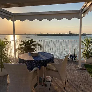 Oasis Golden Lagoon Chalet Lido de Venise